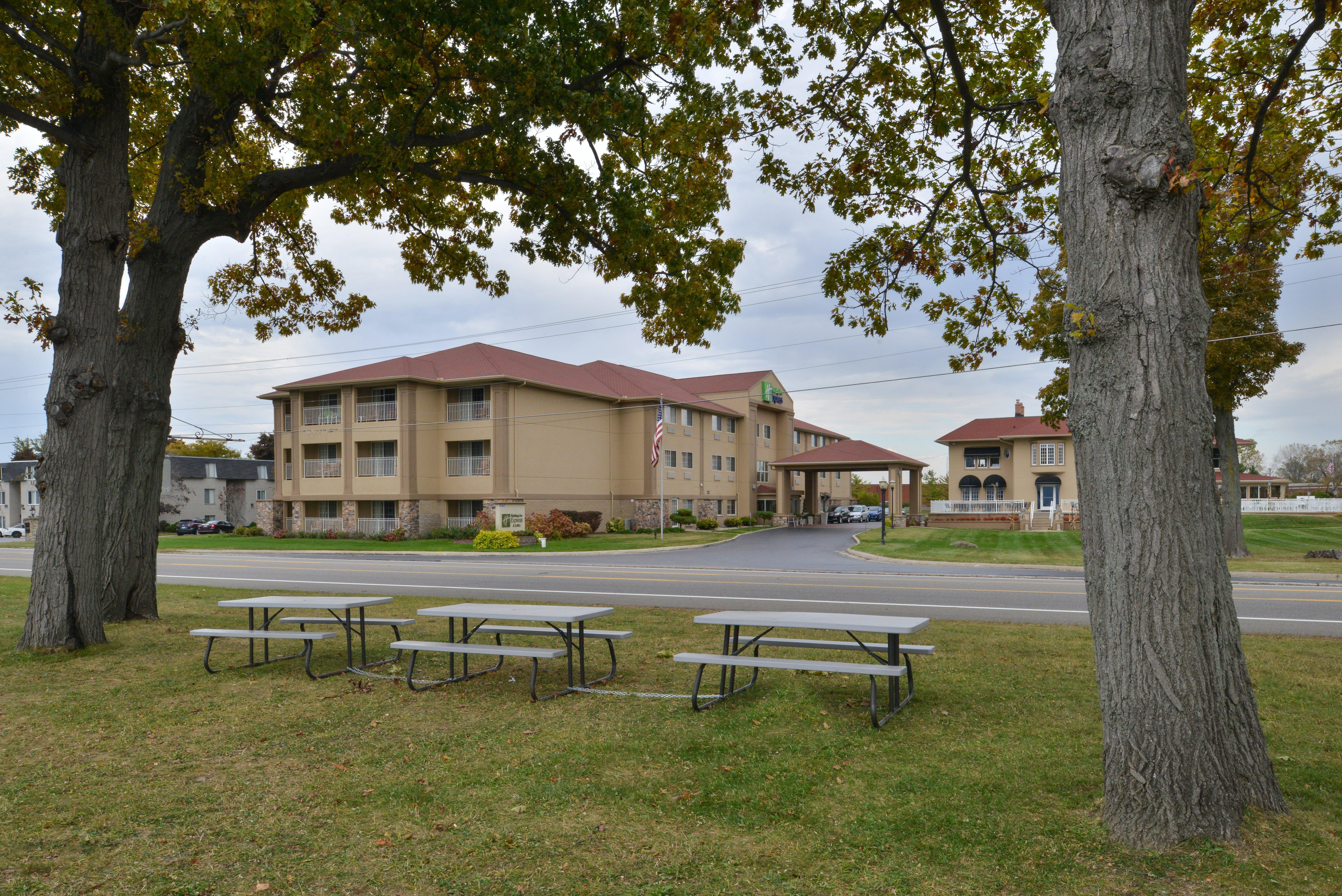 Holiday Inn Express Hotel & Suites-Saint Joseph By Ihg Esterno foto