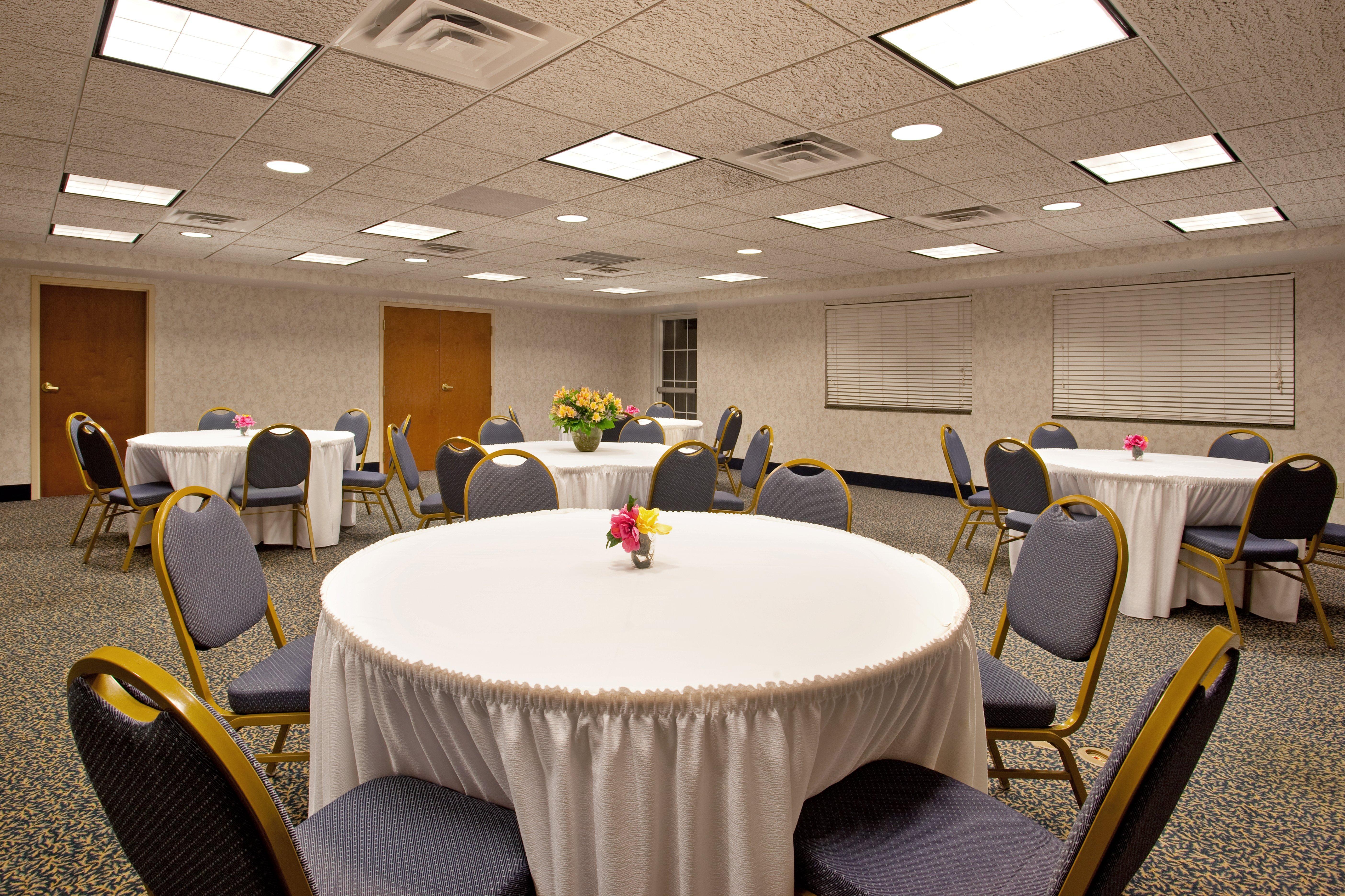 Holiday Inn Express Hotel & Suites-Saint Joseph By Ihg Esterno foto
